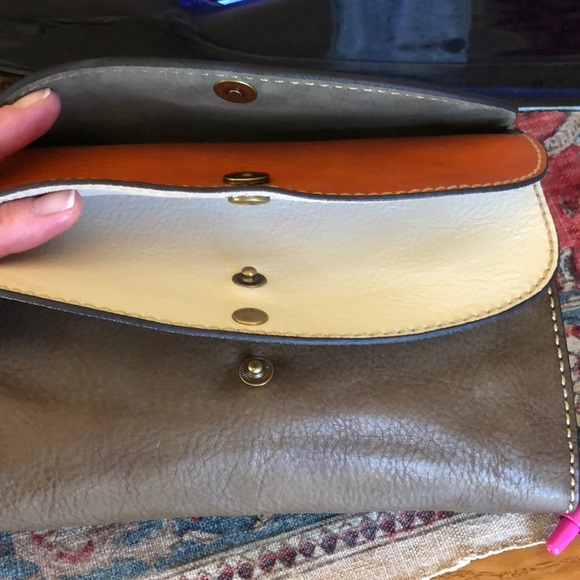 🌟NWT ADELINE WALLET CROSSBODY🌟 CARE CARD+DUSTBAG - Picture 5 of 8